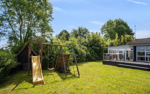 Peder - 950M from the Sea: Flooring, Wand, Fussboden, Interior Design, Holz, Decke, Holzboden, Beleuchtung, Möbel, Laminatboden