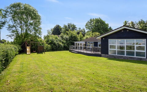 Peder - 950M from the Sea: Flooring, Wand, Fussboden, Interior Design, Holz, Decke, Holzboden, Beleuchtung, Möbel, Laminatboden
