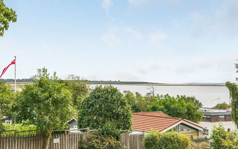 Snezana - 150M from the Sea: Dach, Haus, Grundstueck, Zuhause, Hütte, Estate, Gartenbauten, Schatten, Blockhaus, Landscaping
