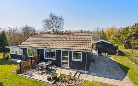 Anisa - 400M from the Sea: Möbel, Interior Design, Flooring, Holz, Fussboden, Decke, Holzboden, Stuhl, Tabelle, Beleuchtung