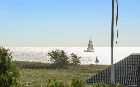 Kaapo - 300M from the Sea: Blau, Strauch, Hütte, Ground, Garten, Estate, Schatten, Landscaping, Bauernhaus, Eco Hotel