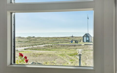Kaapo - 300M from the Sea: Blau, Strauch, Hütte, Ground, Garten, Estate, Schatten, Landscaping, Bauernhaus, Eco Hotel