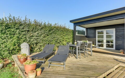 Kaapo - 300M from the Sea: Blau, Strauch, Hütte, Ground, Garten, Estate, Schatten, Landscaping, Bauernhaus, Eco Hotel