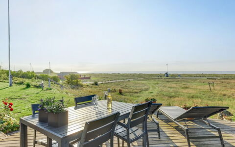 Kaapo - 300M from the Sea: Blau, Strauch, Hütte, Ground, Garten, Estate, Schatten, Landscaping, Bauernhaus, Eco Hotel