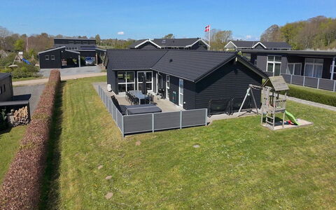 Yakari - 300M from the Sea