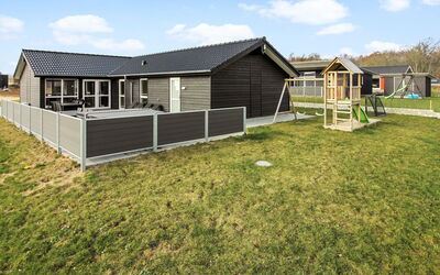 Yakari - 300M from the Sea