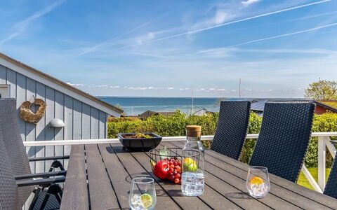 Stamena - 200M from the Sea: Dach, Haus, Zuhause, Hütte, Tür, Abstellgleis, Deck, Veranda, Planke, Hartholz