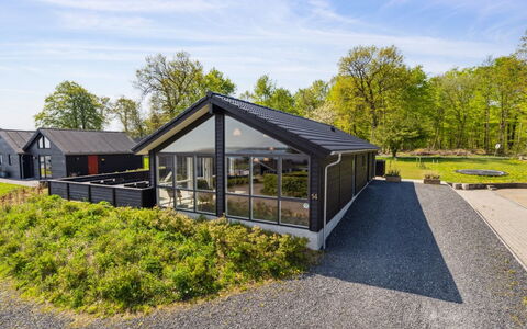 Helina - 180M from the Sea: Blau, Strauch, Hütte, Ground, Garten, Estate, Schatten, Landscaping, Bauernhaus, Eco Hotel
