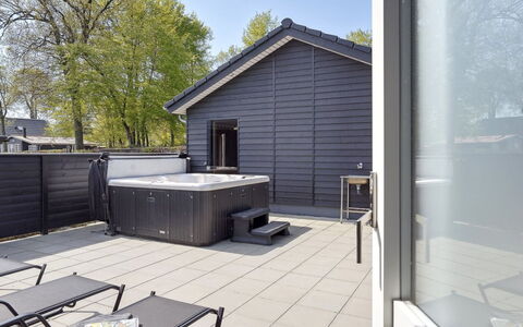 Helina - 180M from the Sea: Blau, Strauch, Hütte, Ground, Garten, Estate, Schatten, Landscaping, Bauernhaus, Eco Hotel