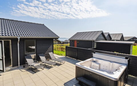 Helina - 180M from the Sea: Blau, Strauch, Hütte, Ground, Garten, Estate, Schatten, Landscaping, Bauernhaus, Eco Hotel