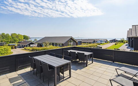 Helina - 180M from the Sea: Blau, Strauch, Hütte, Ground, Garten, Estate, Schatten, Landscaping, Bauernhaus, Eco Hotel