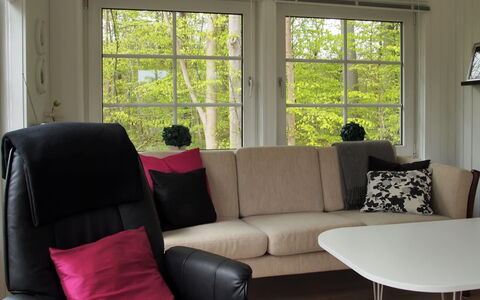 Rigmor - 300M from the Sea: Blau, Strauch, Hütte, Ground, Garten, Estate, Schatten, Landscaping, Bauernhaus, Eco Hotel