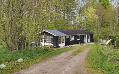 Rigmor - 300M from the Sea: Blau, Strauch, Hütte, Ground, Garten, Estate, Schatten, Landscaping, Bauernhaus, Eco Hotel