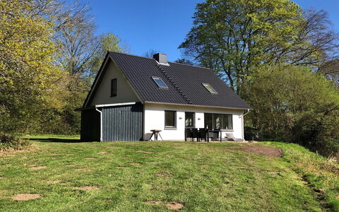 Rosa - 300M from the Sea: Holz, Dach, Die Architektur, Zuhause, Haus, Hütte, Abstellgleis, Hartholz, Steigung, Estate