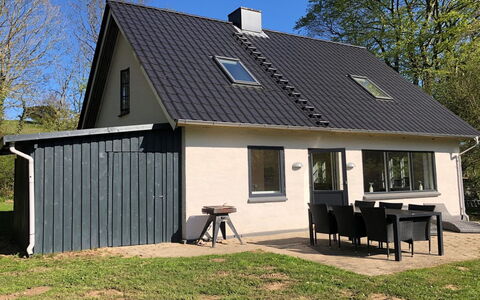 Rosa - 300M from the Sea: Holz, Dach, Die Architektur, Zuhause, Haus, Hütte, Abstellgleis, Hartholz, Steigung, Estate