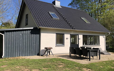 Rosa - 300M from the Sea: Holz, Dach, Die Architektur, Zuhause, Haus, Hütte, Abstellgleis, Hartholz, Steigung, Estate