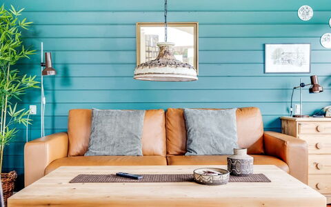 Ditte - 300M from the Sea: Möbel, Interior Design, Flooring, Holz, Fussboden, Decke, Holzboden, Stuhl, Tabelle, Beleuchtung