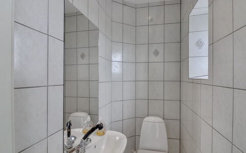 Juuso - 20Km from the Sea: Wand, Flooring, Fussboden, Interior Design, Armatur, Badezimmer, Decke, Zimmer, Toilette, Fliese