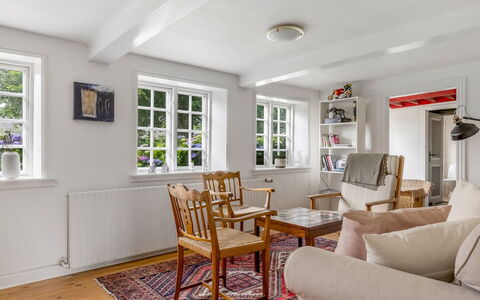 Ilsa - 9.8Km from the Sea: Interior Design, Möbel, Flooring, Wand, Fussboden, Holz, Decke, Couch, Wohnzimmer, Zimmer