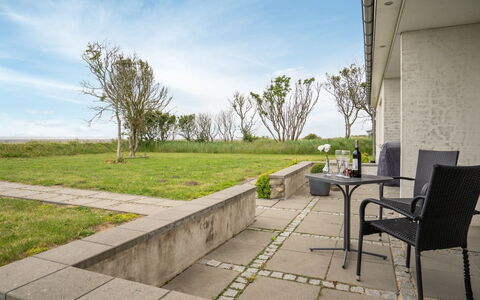 Annagrete - 12Km from the Sea: Wohngebiet, Dach, Vorort, Auffahrt, Estate, Kamin