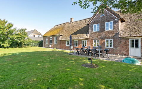 Anje - 16Km from the Sea: Holz, Dach, Die Architektur, Zuhause, Haus, Hütte, Abstellgleis, Hartholz, Steigung, Estate