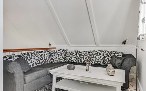Joar - 5M to the Fjord: Möbel, Flooring, Fussboden, Interior Design, Zuhause, Wohnzimmer, Couch, Zimmer, Wohnung