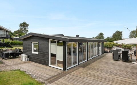 Elain - from the Sea: Holz, Tür, Deck, Planke, Hartholz, Schatten, Design, Holzbeize, Holzboden, Veranda
