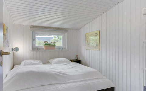 Elain - from the Sea: Decke, Interior Design, Flooring, Schlafzimmer, Fussboden, Bedding, Bett, Bettdecke, Planke, Light Fixture
