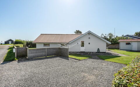 Katrina - 50M to the Fjord: Dach, Haus, Grundstueck, Zuhause, Hütte, Estate, Gartenbauten, Schatten, Blockhaus, Landscaping