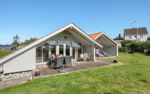 Katrina - 50M to the Fjord: Dach, Haus, Grundstueck, Zuhause, Hütte, Estate, Gartenbauten, Schatten, Blockhaus, Landscaping