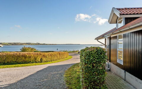 Nica - 100M from the Sea: Dach, Haus, Zuhause, Hütte, Abstellgleis, Estate, Auffahrt, Gartenbauten, Garten, Schuppen