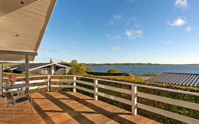 Nica - 100M from the Sea