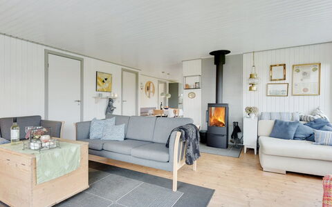 Roar - 500M from the Sea: Flooring, Möbel, Holz, Fussboden, Interior Design, Couch, Wohnzimmer, Zimmer, Zuhause, Decke