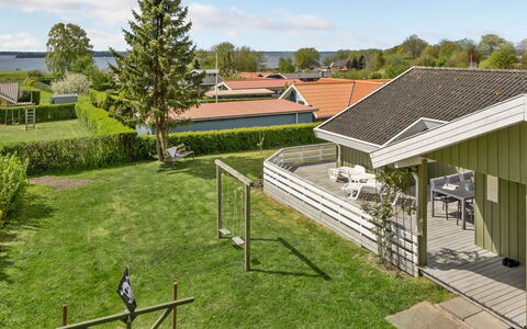 Guldborg - 400M to the Fjord: Wohngebiet, Haus, Zuhause, Dach, Estate, Rasen, Hütte, Garten, Garten, Abstellgleis