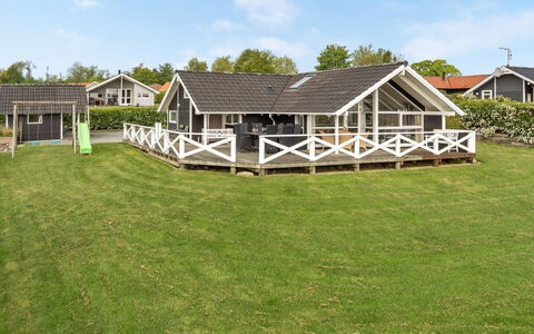 Annvy - 200M from the Sea: Möbel, Interior Design, Flooring, Holz, Fussboden, Decke, Holzboden, Stuhl, Tabelle, Beleuchtung