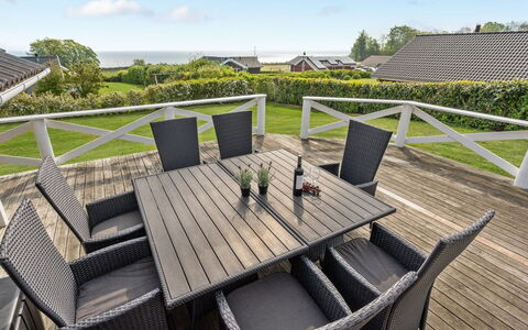 Annvy - 200M from the Sea: Möbel, Interior Design, Flooring, Holz, Fussboden, Decke, Holzboden, Stuhl, Tabelle, Beleuchtung
