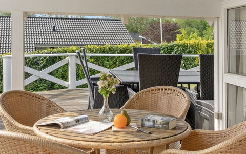 Annvy - 200M from the Sea: Möbel, Interior Design, Flooring, Holz, Fussboden, Decke, Holzboden, Stuhl, Tabelle, Beleuchtung