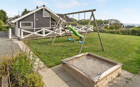 Annvy - 200M from the Sea: Möbel, Interior Design, Flooring, Holz, Fussboden, Decke, Holzboden, Stuhl, Tabelle, Beleuchtung
