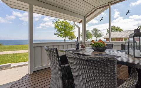 Anastacia - 75M from the Sea: Haus, Zuhause, Dach, Wohngebiet, Hütte, Estate, Bauernhaus, Rasen, Landscaping, Abstellgleis