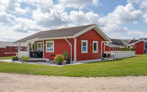 Anastacia - 75M from the Sea: Gras, Haus, Dach, Hütte, Zuhause, Strauch, Bauernhaus, Grundstueck, Ländliches Gebiet