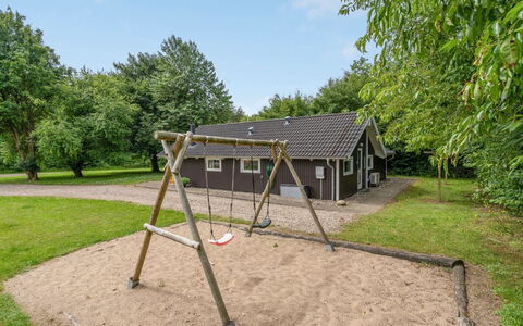 Melisa - 28Km from the Sea: Hütte, Zuhause, Haus, Dach, Veranda, Estate, Abstellgleis, Gartenbauten, Bauernhaus, Garten