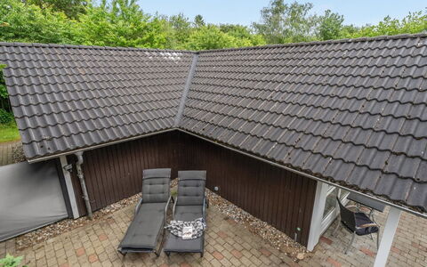 Melisa - 28Km from the Sea: Hütte, Zuhause, Haus, Dach, Veranda, Estate, Abstellgleis, Gartenbauten, Bauernhaus, Garten