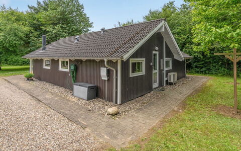 Melisa - 28Km from the Sea: Hütte, Zuhause, Haus, Dach, Veranda, Estate, Abstellgleis, Gartenbauten, Bauernhaus, Garten