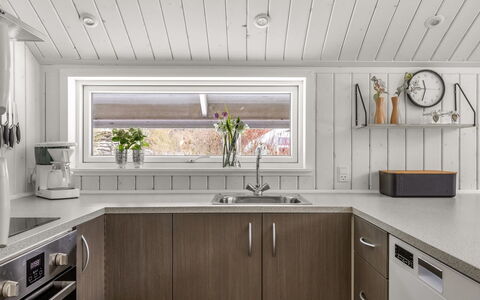 Aleide - 29Km from the Sea: Holz, Küche, Flooring, Decke, Countertop, Interior Design, Küchengerät, Major Appliance, Haushaltsgerät, Cabinetry