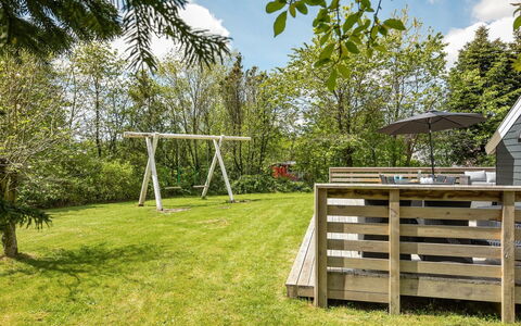 Aleide - 29Km from the Sea: Strauch, Garten, Schatten, Rasen, Hartholz, Planke, Hinterhof, Garten, Wiese, Landscaping