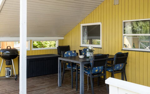 Hannelise - 30Km from the Sea: Holz, Flooring, Fussboden, Interior Design, Decke, Möbel, Holzboden, Veranda, Holzbeize, Hartholz