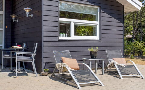 Gylla - 12Km from the Sea: Möbel, Interior Design, Flooring, Holz, Fussboden, Decke, Holzboden, Stuhl, Tabelle, Beleuchtung