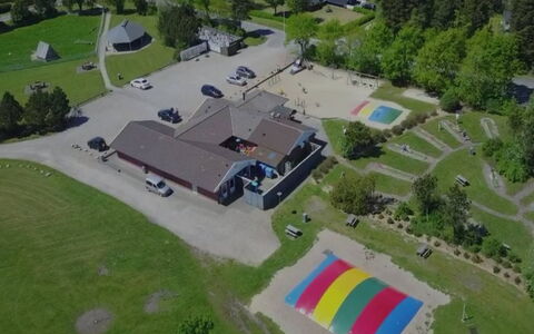 Prohor - 10.5Km from the Sea: Dach, Haus, Zuhause, Hütte, Tür, Abstellgleis, Deck, Veranda, Planke, Hartholz
