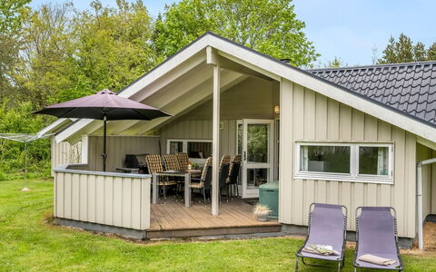 Torben - 10Km from the Sea: Hütte, Estate, Garten, Schatten, Abstellgleis, Gartenbauten, Hartholz, Veranda, Hinterhof, Deck