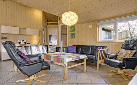 Tyki - 12Km from the Sea: Holz, Decke, Zuhause, Haus, Interior Design, Möbel, Hütte, Wohnzimmer, Zimmer, Light Fixture